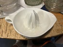 WHITE MILK GLASS JUICER--- WITH OBLONG HANDLE----VINTAGE 8 1/2" X 6" X 5" | eBay