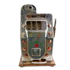 Sold at Auction: Coin Op "Mills" Diamond Front 25Cent Slot ...