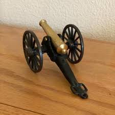 Vintage Michael Falk Co. Cast Iron Cannon 1/16 Toy | EstateSales.org