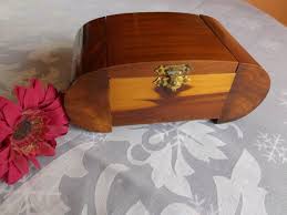 Wooden Cedar Footed Jewelry Box . 5 3/4"/15 Cm Wide X 3 1/8 ...