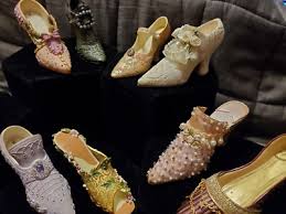 miniature shoes collectible "just the right shoe", vintage, Set Of 16 | eBay