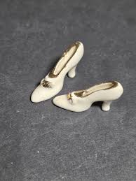 Vintage Miniature Porcelain High-heel Shoe Figurine - Etsy