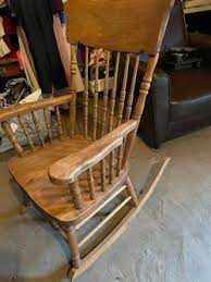 Silla Mesedora De Madera for Sale in Chicago, IL - OfferUp