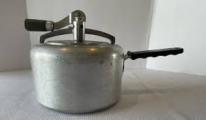 Vintage Lifetime Aluminum Pressure Cooker with Snap on Cover ...