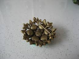 Vintage Kelly Green Cabochons Antiqued Gold-tone Rhinestone Round Brooch Pendant Retro Office Midcentury Housewife Rockabilly Bombshell Glam - Etsy