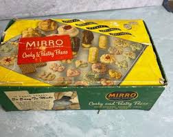 Vintage MIRRO Cooky & Pastry Press Aluminite Cookie Press With 12 Decorative Fancy Shape Forming Plates and 3 Frosting Caps Mid Century Star - Etsy