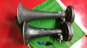 Mr and Mrs Hyson-Airchime Clap the NHS Keyworkers. Train ...