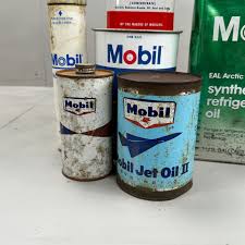 A set of 14 MOBILOIL oil cans, second half of the 20th century. Vehicles, Boats & Parts - Automobilia & Transport - Auctionet