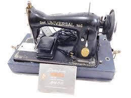 Vintage 1950s Heavy Duty Deluxe Universal Class 15 Sewing Machine | Pier 1 Imports, Comic Books, Misc. | K-BID