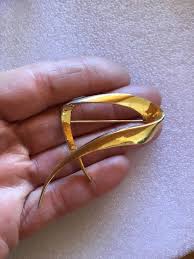 Buy Vintage Gold Tone Les Bernard Modernist Brooch. Gold Tone Pre Owned Les Bernard Inc Brooch. Online in India - Etsy