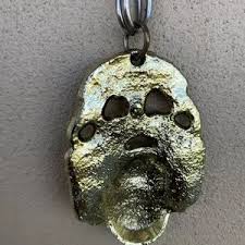 Vintage | Jewelry | Vtg 7s Queen Pendant Necklace Goldtone ...