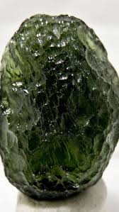 Identity Help : Is my a Moldavite real?