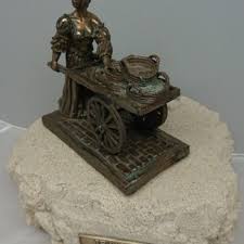 JEANNE RYNHART BRONZE SCULPTURE – MOLLY MALONE – MEDIUM ...