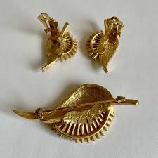 Vintage Pell Goldtone And Rhinestone Leaf Brooch And Clip Earrings Set