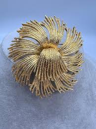 Vintage Signed Monet Starburst “the Cordelia” Gold Tone ...