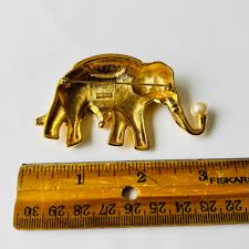 Vintage Elephant Pearl Brooch by MONET - Etsy