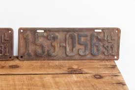 Illinois 1931 Rusty License Plate Pair Vintage Brown Wall Hanging Deco – Eagle's Eye Finds