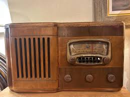 Mongomery Ward Restored 1941 Airline Radio / 99 AS ...