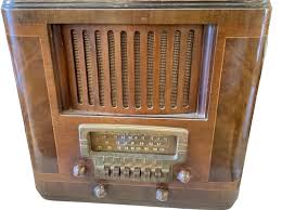 Lot - Firestone Air Chief S-7403-9 (1940) Vintage Radio.16 ...