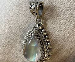 Natural water drop moonstone pendant necklace Nepalese handmade 925 sterling silver - Shop Nellie Necklaces - Pinkoi