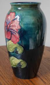 Moorcroft Hibiscus Vase – BeechmountAntiques