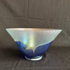ELEGANT - ADAM JABLONSKI - SIGNED ART GLASS VASE | EstateSales.org