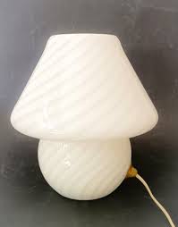 Mushroom Lamp in White Murano Glass Spiral Table Lamp ...