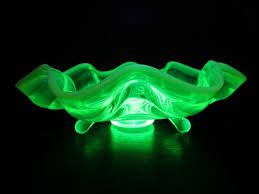 Vintage Vaseline Glass Bowl - Etsy