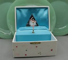 Vintage Pirouetting Ballerina Musical Jewelry Box, Plays Fascination, Mirror, Hearts Lovers JAPAN - Etsy Israel