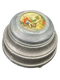 Sold at Auction: VINTAGE ALUMINUM METAL ROUND MUSICAL TRINKET POWDER BOX COLONIAL SCENE - Still Plays Music.