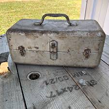 VTG Metal Tool/Tackle Box w 2-Tier Shelves 2 Buckle Close NO ...