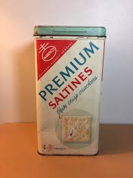 Vintage 60s Nabisco Premium saltine crackers tin 14oz ...