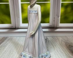 Lladro Sara #5647 - Etsy