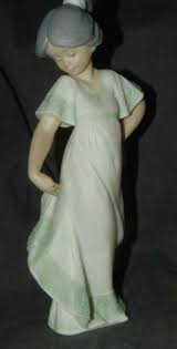 Lladro - Daisa Golden Memories "Girl Admiring her Dress ...