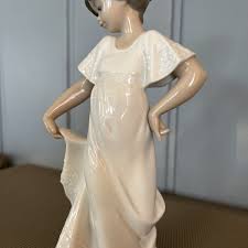 VINTAGE Lladro Nao Porcelain Figurine "How Pretty" #1110 ...