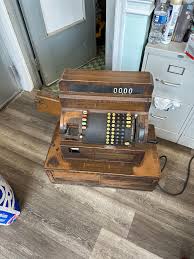 What kind of cash register is this? : r/Antiques