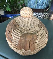 Vintage 9" Woven Wicker Duck Basket w/ Lid Coiled Straw Folk Art Decor | eBay