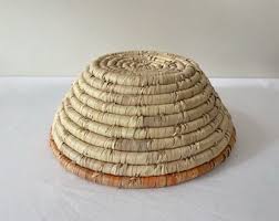 12" Vintage Coiled Grass Basket / Trinket Basket / Boho Decor / Woven Coil Basket / Catch-all Basket / Woven Basket / Natural Decor - Etsy