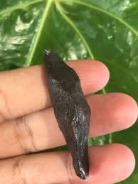 Bird shaped COMPLETE GIBEON METEORITE, 20 g Iron and nickel ...