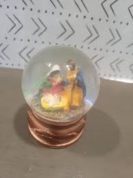 Nativity Snow Globe Manger Scene Holy Family Baby Jesus Mary ...