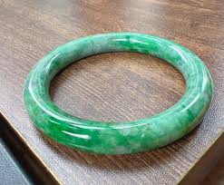 Green Veined Jade Bangle | Fits 18.5cm wrist | Natural Burmese Jadeite Grade A | Gift Idea - Shop eljewelrybox Bracelets - Pinkoi