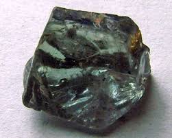 COLOUR CHANGE GARNET ROUGH 1.95CTS SG-605