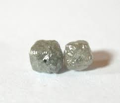 RARE PAIR OF NATURAL DIAMOND CUBES 1,60 CT