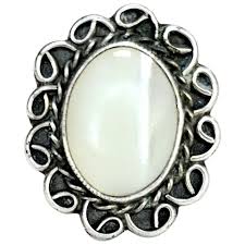 Navajo Mother of Pearl Ring Vintage Dine Sterling MOP Ring Size 6.75. For Sale at Ruby Lane