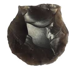 A Late Neolithic to Early Bronze Age flint thumbnail scraper