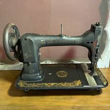 Beautiful Antique Minnesota Model A Treadle Sewing Machine ...