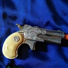 VINTAGE NICHOLS DYNA-MITE MINI TOY CAP GUN DERRINGER ...