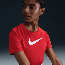 Nike Women's Dri-FIT Graphic T-Shirt. Nike.com