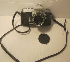 Classic Nikon NIKKORMAT 35mm Camera w Nikkor-H Auto 1:2 f ...