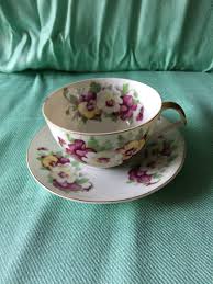 Vintage Saji Teacup and Saucer With Flowers and Gold Accents ...
